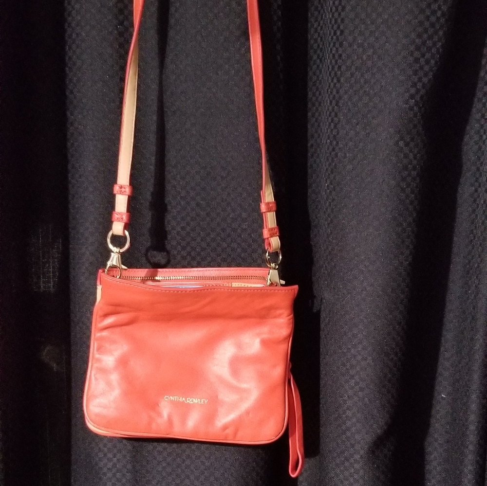 Cross body burse